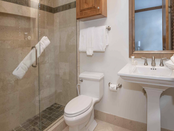 Vail 5 Bedroom Luxury Ski Vacation Condo - Sleeps 10 Guests